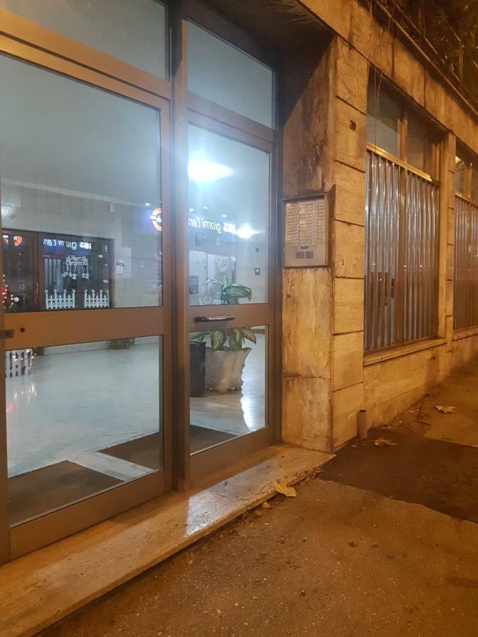 Small Bedroom Vomero'S Napoli Dış mekan fotoğraf