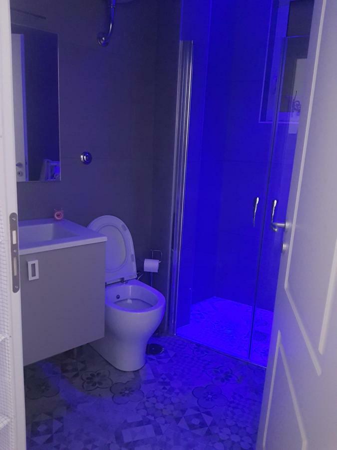 Small Bedroom Vomero'S Napoli Dış mekan fotoğraf